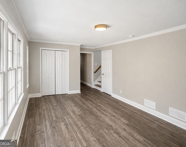 4521 S Roberts Drive - Photo Thumbnail 8