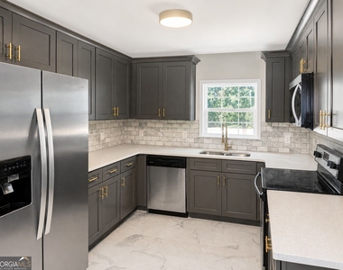4521 S Roberts Drive - Photo Thumbnail 6