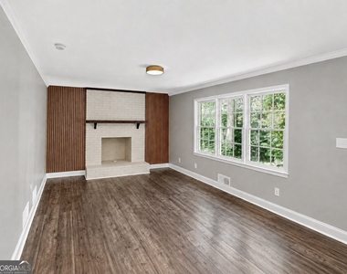 4521 S Roberts Drive - Photo Thumbnail 5