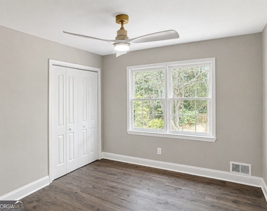 4521 S Roberts Drive - Photo Thumbnail 10