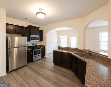 326 Lauren Drive - Photo Thumbnail 4