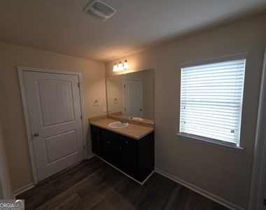 326 Lauren Drive - Photo Thumbnail 19