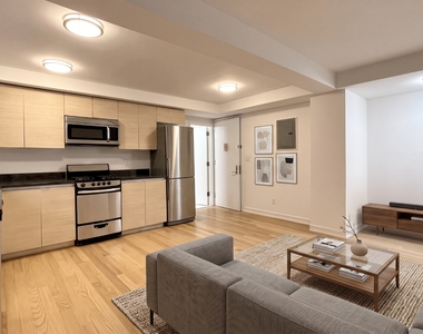 752 West End Avenue - Photo Thumbnail 3