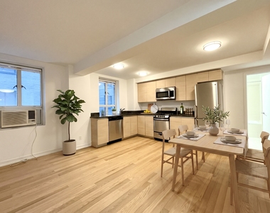 752 West End Avenue - Photo Thumbnail 2