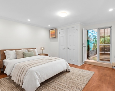 32 Hamilton Terrace - Photo Thumbnail 1