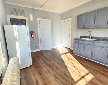 70 Jackson Ave - Photo Thumbnail 1