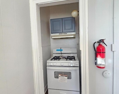 70 Jackson Ave - Photo Thumbnail 3