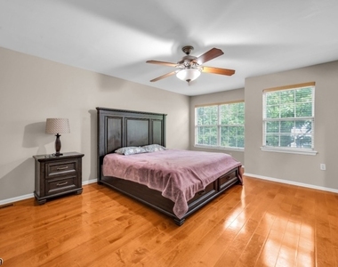 111 Cardigan Ct - Photo Thumbnail 8