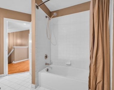 111 Cardigan Ct - Photo Thumbnail 14