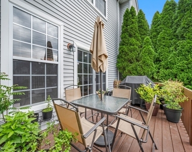 111 Cardigan Ct - Photo Thumbnail 7