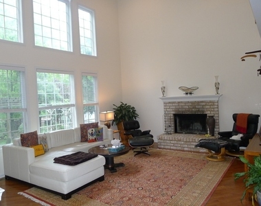 64 Ramapo Drive - Photo Thumbnail 4
