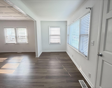 104 Burlington Avenue - Photo Thumbnail 7