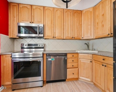 200 Pacific Avenue - Photo Thumbnail 7
