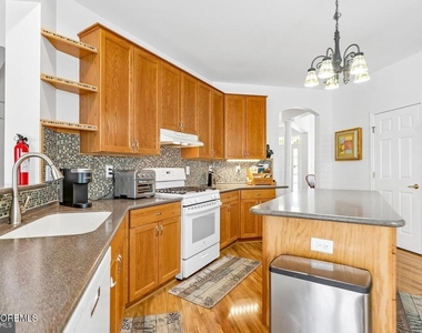50 Sedona Boulevard - Photo Thumbnail 9