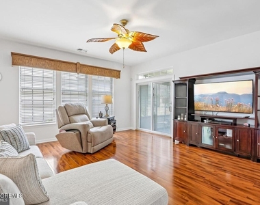 50 Sedona Boulevard - Photo Thumbnail 11