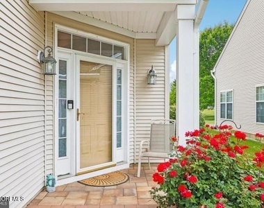 50 Sedona Boulevard - Photo Thumbnail 16