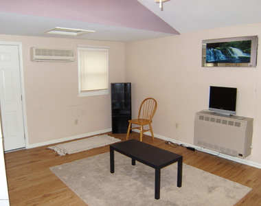 327 New Bedford Road - Photo Thumbnail 3