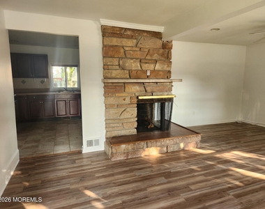175 W Sylvania Avenue - Photo Thumbnail 1