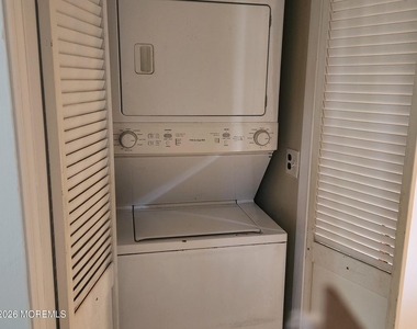 175 W Sylvania Avenue - Photo Thumbnail 13