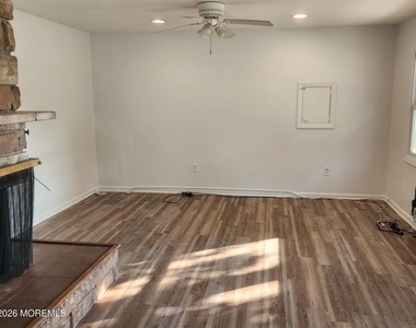 175 W Sylvania Avenue - Photo Thumbnail 2