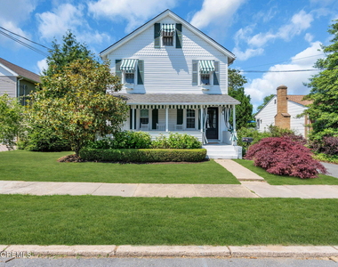 566 Prospect Avenue - Photo Thumbnail 2