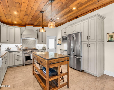 566 Prospect Avenue - Photo Thumbnail 14