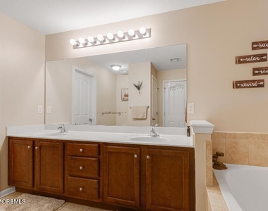 46 Creekside Way - Photo Thumbnail 12