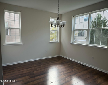 46 Creekside Way - Photo Thumbnail 6