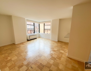 West 87th Street - Photo Thumbnail 2