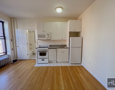 West 72 Street - Photo Thumbnail 2
