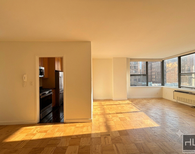 West 87th Street - Photo Thumbnail 1