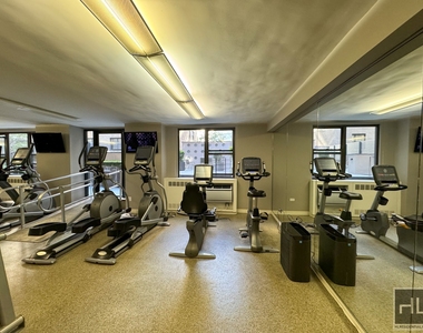 East 79th Street - Photo Thumbnail 15