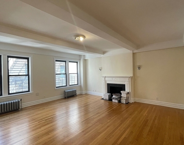 East 80th Street - Photo Thumbnail 2