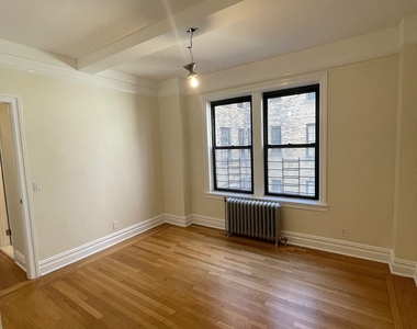 East 80th Street - Photo Thumbnail 4