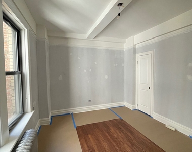 East 80th Street - Photo Thumbnail 4