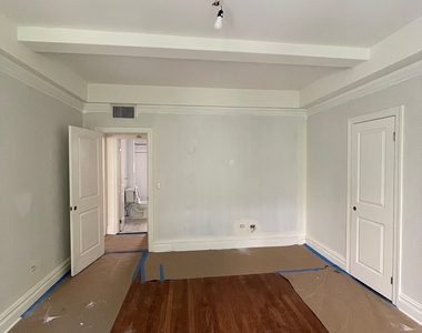 East 80th Street - Photo Thumbnail 5
