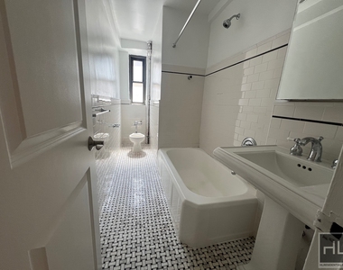 East 56 Street - Photo Thumbnail 1