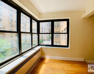 East 56 Street - Photo Thumbnail 2
