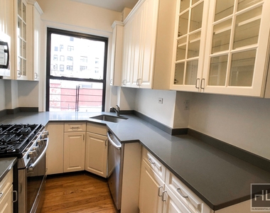 East 80th Street - Photo Thumbnail 1
