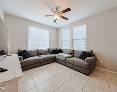17717 W Mandalay Lane - Photo Thumbnail 5