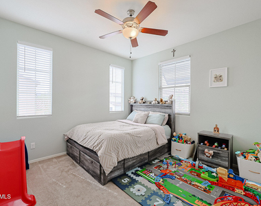 17717 W Mandalay Lane - Photo Thumbnail 20