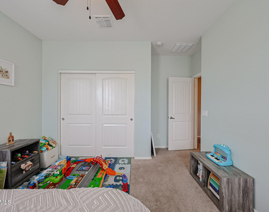17717 W Mandalay Lane - Photo Thumbnail 21