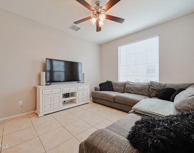 17717 W Mandalay Lane - Photo Thumbnail 4