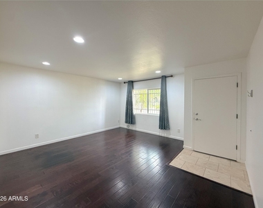 8331 E Valley Vista Drive - Photo Thumbnail 4