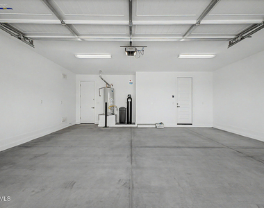 21505 E Sparrow Drive - Photo Thumbnail 36