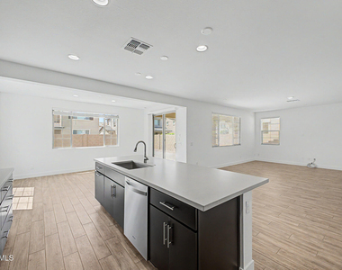 21505 E Sparrow Drive - Photo Thumbnail 14