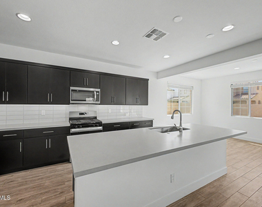 21505 E Sparrow Drive - Photo Thumbnail 13