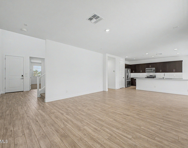 21505 E Sparrow Drive - Photo Thumbnail 9