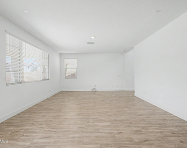 21505 E Sparrow Drive - Photo Thumbnail 10
