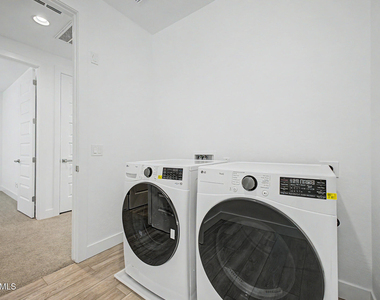 21505 E Sparrow Drive - Photo Thumbnail 35